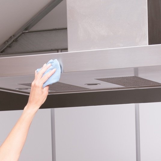 ספריי מנקה נירוסטה HG 300 מ"ל מק"ט 42093 - תכשיר ניקוי מקצועי למשטחי נירוסטה כרום ואלומיניום עם שכבת הגנה בלתי נראית להסרת כתמי שומן וטביעות אצבע